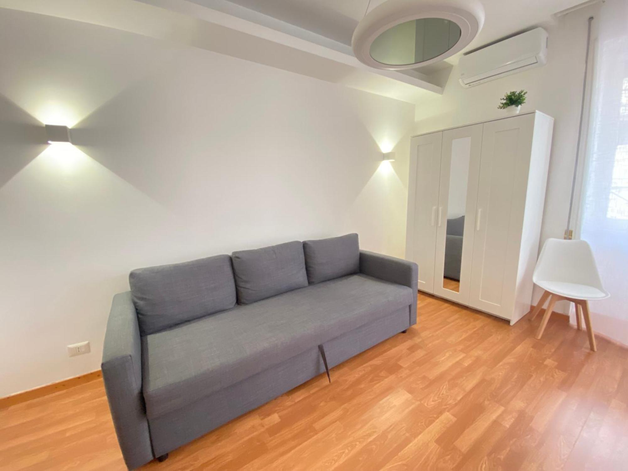 Golden Essence Apartment - Terrace & Metro Rome