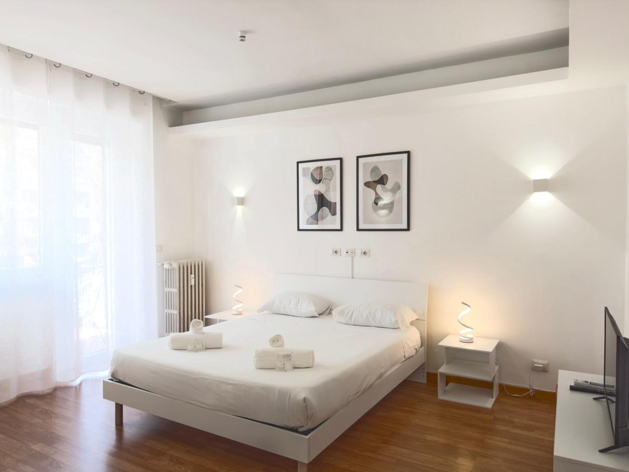 Apartment Golden Essence Apartment - Terrace & Metro *